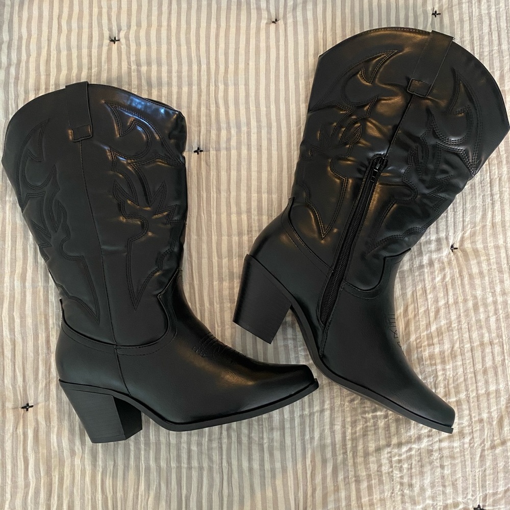 Black western boots